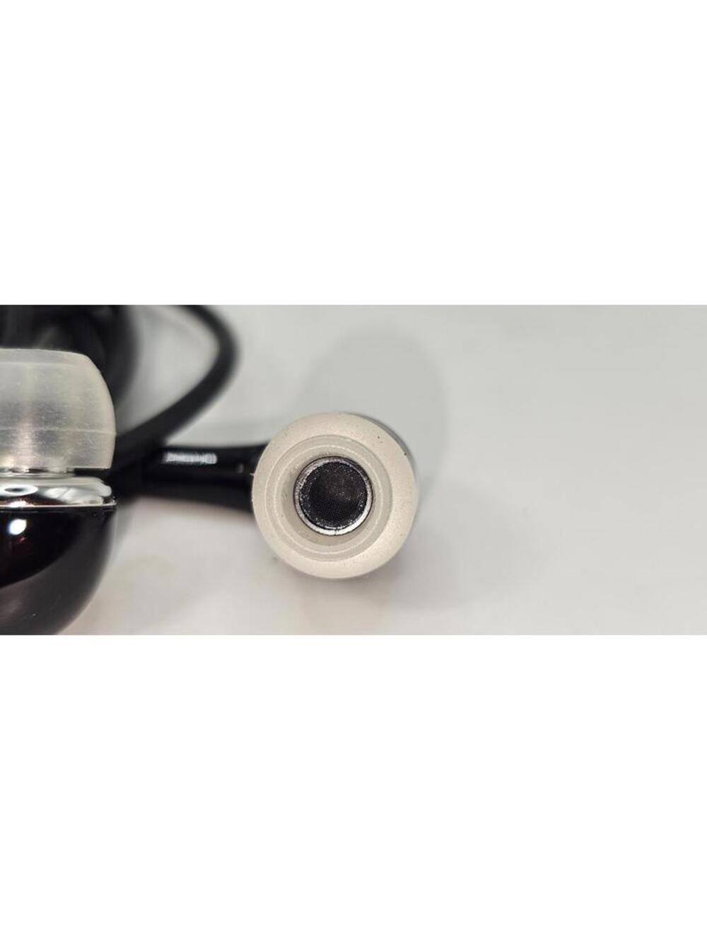 Wired In-Ear Earphones with Inline Volume Control - Picture 4 of 8